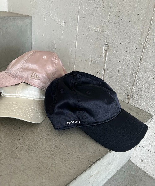 emmi NEW ERA 9TWENTY ネイビーキャップ emmi|NEW ERA】9TWENTYサテンキャップ（キャップ）｜emmi（エミ