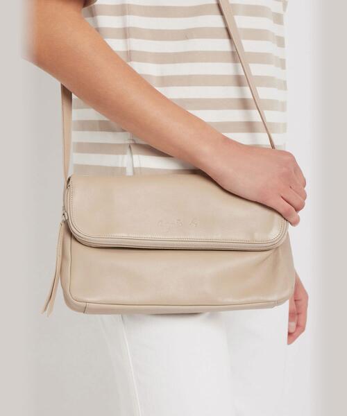 【agnes b.】新品 アニエスベー ワンハンド ショルダー レザー agnes b. - agnes b. アニエスベー ショルダーバッグ ロゴ 本革