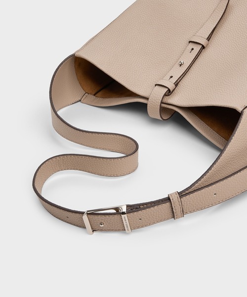CHARLES ＆ KEITH ショルダーバッグ バッグ Beryl ベリル ベルト