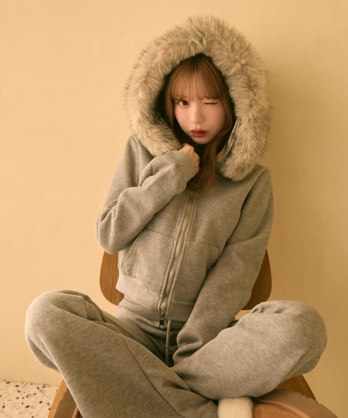 ファー付きセットアップ TITTY＆CO.（ティティーアンドコー） セットアップ フェイクファー