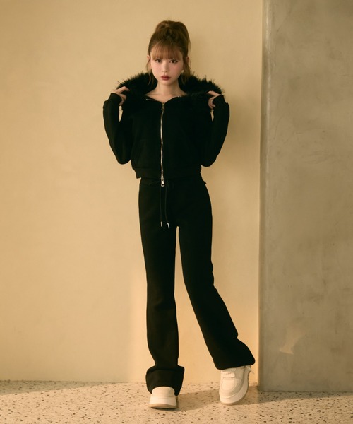 フード付きダークグレーセットアップd.i.a. TITTY＆CO.（ティティーアンドコー） セットアップ フェイクファー