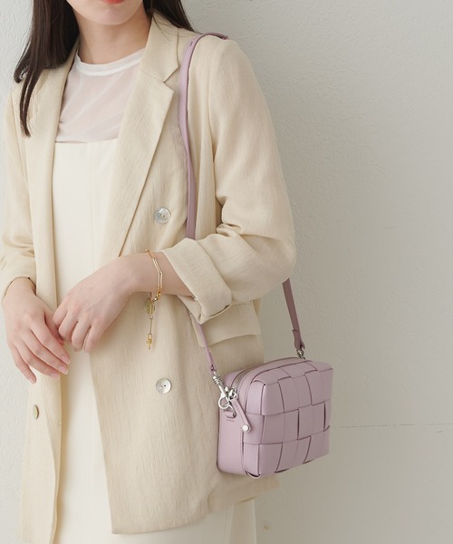 IACUCCI（イアクッチ） ショルダーバッグ FREE ブラック レディース