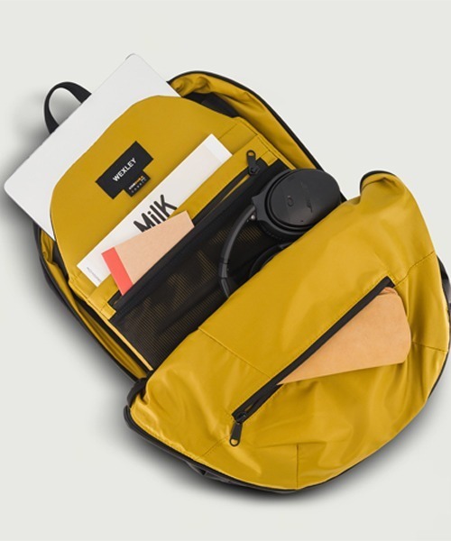 WEXLEY ウェクスレイ　リュック　バックパック　ブラック×イエロー PC持ち運びのためのリュックWEXLEY STEM BACKPACKを使ってみた感想