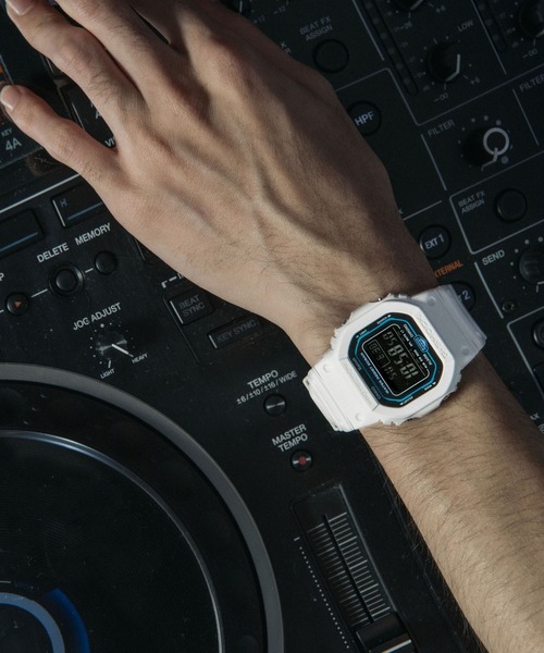 G-SHOCK 「G-SHOCK」 デジタル腕時計 FREE ホワイト×ブラック メンズ