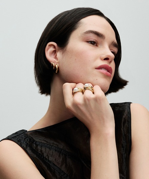 Pandora ゴールド フープピアス Pandora Moments スモール チャーム ゴールド フープピアス（ピアス