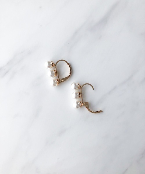 TIMELESS&THREE ピアス スリーパールモチーフフープピアス