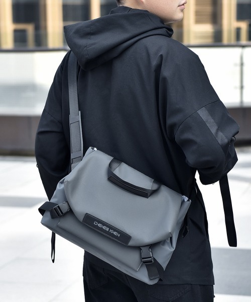 ショルダーバッグ TECH VANE近未来ショルダーバッグ メンズ レディース