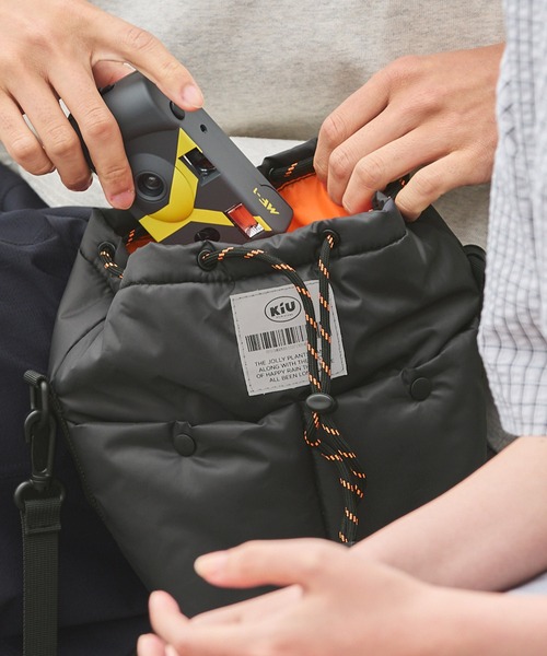 「KiU」 ショルダーバッグ FREE シルバー レディース_画像2