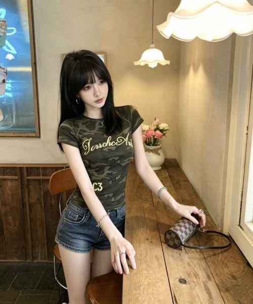 tシャツ 半袖 Y2K カモフラージュ柄 フロントロゴ タイトフィットT