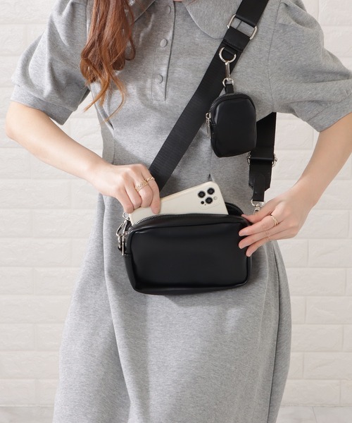 クーコ COOCO シュリンクレザーヒネリ金具カブセショルダー