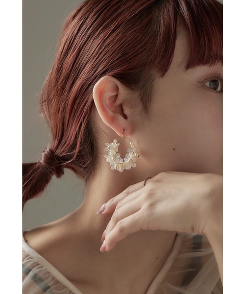 niana ピアス オーロラペタルモチーフパールループピアス 結婚式