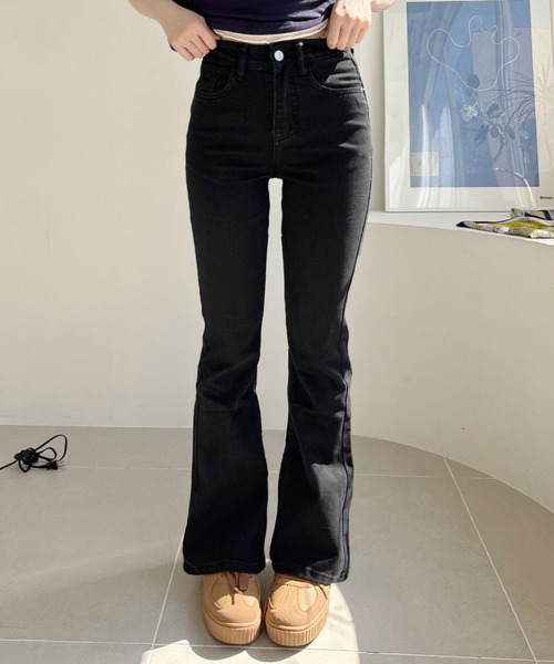 Ada. ジーンズ デニム デニムパンツ 「上品シルエット」セミフレア