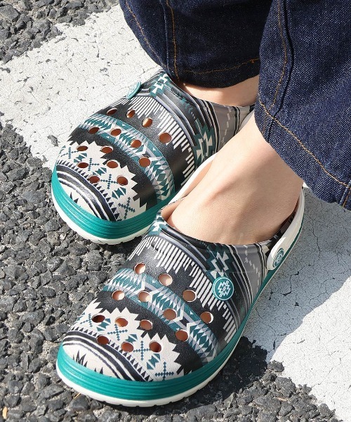 チチカカ（TITICACA） サンダル カラフルプリントサンダル レディース