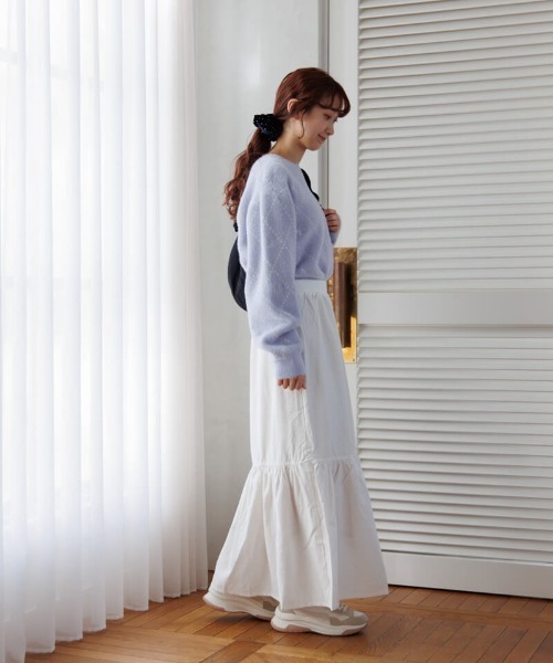 専用　ホワイトシュシュ1点 flower（ファッション） シュシュ パウダースタッズシュシュ