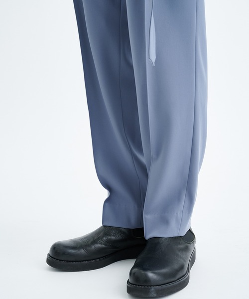 STUDIOUS別注 BELTED TAPERD PANTS（スラックス）｜CULLNI