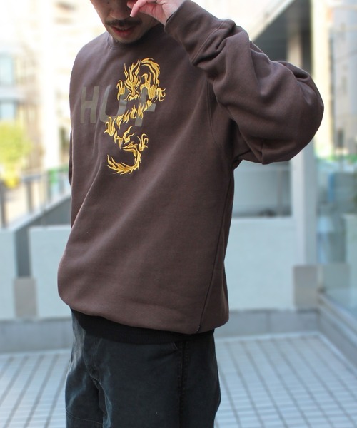 HUF ドラゴンプリント クルーネック HUF ドラゴンプリント クルーネック