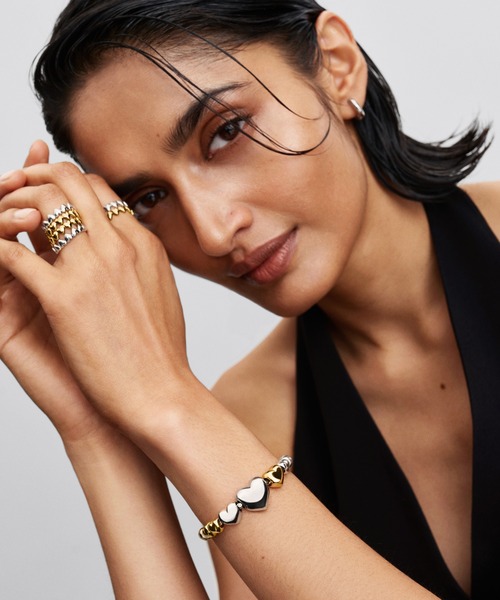 【美品】Pandoraパンドラ スターリングシルバー フープピアス 両耳用 Pandora Moments スモール チャーム シルバー フープピアス（ピアス