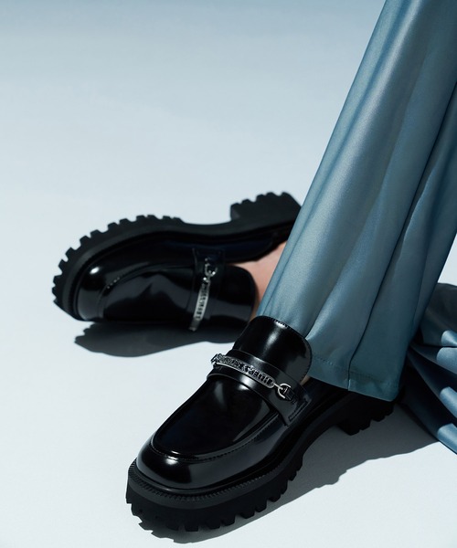 CHARLES ＆ KEITH サンダル Remy レミ エンブレムアクセント