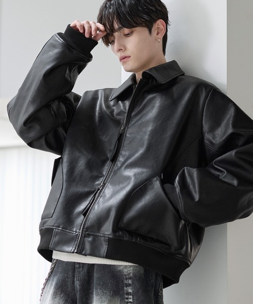 レザー 中綿 ブルゾン シンプル オールブラック 短丈 黒 ヴィンテージ M レザー 中綿 ブルゾン シンプル オールブラック 短丈 黒 ヴィンテージ