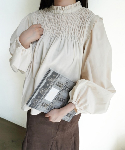 BEIGE, ベイジ 40号 OLGA シャーリングブラウス 48,400円 COO+i ブラウス シャツ 袖シャーリングブラウス レディース