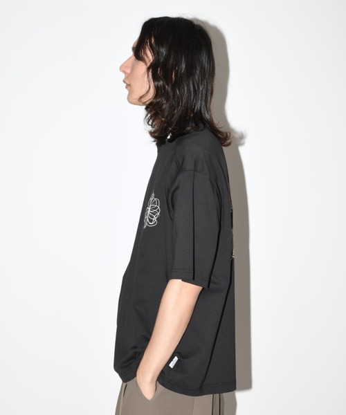 SUPERTHANKS(スーパーサンクス) tシャツ フラワーモチーフデザイン SUPERTHANKS(スーパーサンクス) tシャツ フラワーモチーフデザイン