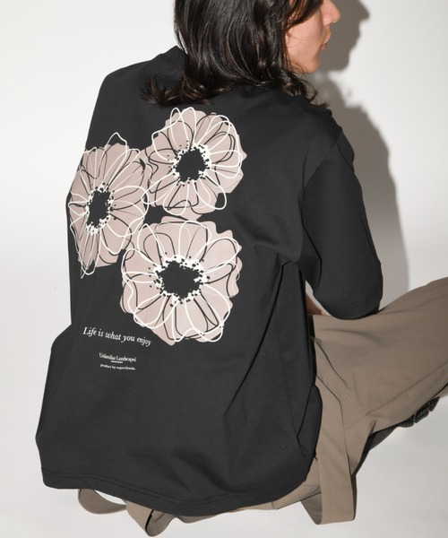SUPERTHANKS(スーパーサンクス) tシャツ フラワーモチーフデザイン SUPERTHANKS(スーパーサンクス) tシャツ フラワーモチーフデザイン