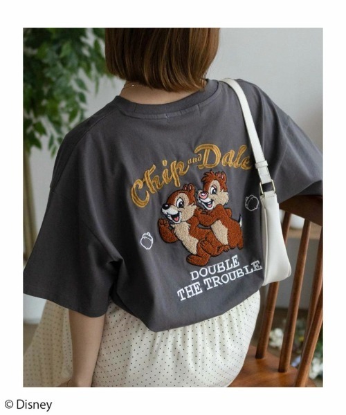 Disney tシャツ ミッキー チップ＆デールサガラ刺繍Tシャツ