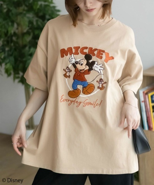 Disney tシャツ ミッキー チップ＆デールサガラ刺繍Tシャツ