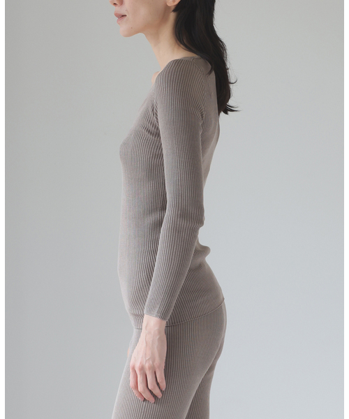 EMILY WEEK（エミリーウィーク） tシャツ シルク混リブVネックプル