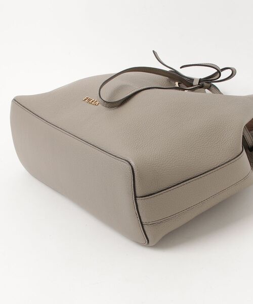 「FURLA」 トートバッグ - グレー レディースの画像