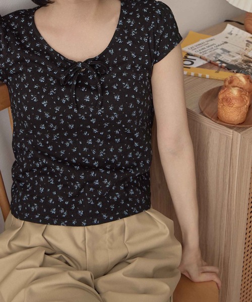 M'S GRACY 半袖Tシャツ パフスリーブ 花柄 Mサイズ 可愛い 美品 M'S GRACY 半袖Tシャツ パフスリーブ 花柄 Mサイズ 可愛い 美品