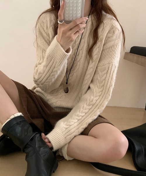 ニット セーター クルーネックケーブル編みニット レディース