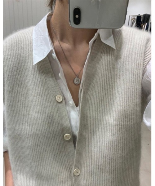 Magliano 25SS Vネックカーディガンベスト Magliano 25SS Vネックカーディガンベスト ss - メルカリ