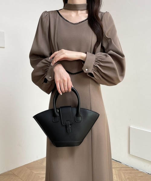 emi+ ワンピース ピコレースパイピングカットアウトワンピース