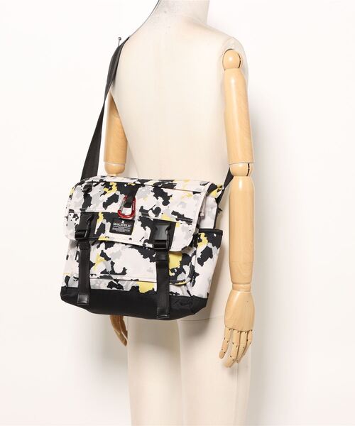 レア柄MAKAVELIC TRUCKS GARAGE MESSENGER BAG TRUCKS GARAGE MESSENGER BAG