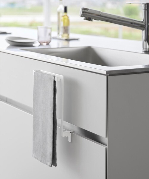 tower 「tower」シンク下収納扉タオルハンガー 高さ20.5cm : ZOZOTOWN