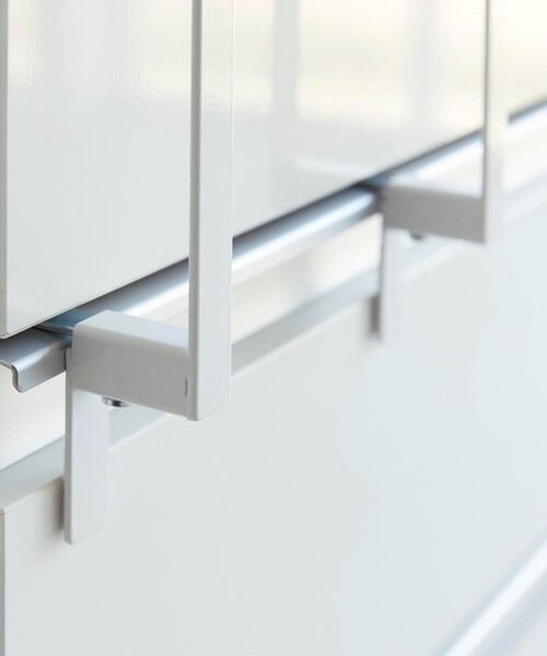 tower 「tower」シンク下収納扉タオルハンガー 高さ20.5cm : ZOZOTOWN