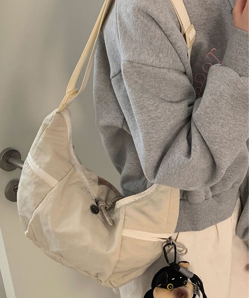 g33720760-01.jpg