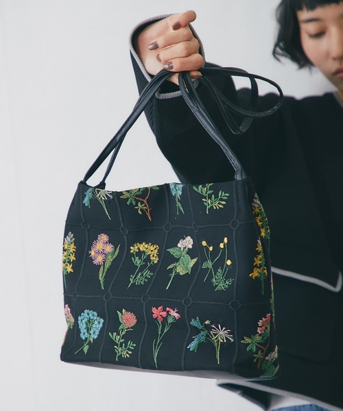 花柄刺繍レザーショルダーバッグ ショルダーバッグ バッグ 花柄刺繍ショルダーバッグ レディース メンズ