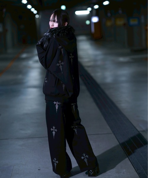 パーカー 「REFLEM/レフレム」ファー付きクロス総柄ラインストーンZIPパーカー/ジップアップパーカー レディース メンズの画像