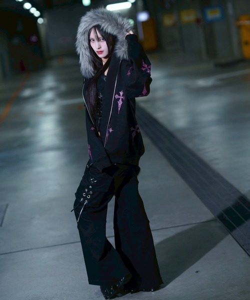 REFLEM レフレム クロス総柄ラインストーンZIPパーカー 黒×ピンク REFLEM/レフレム』クロス総柄ラインストーンZIPパーカー/黒×ピンク