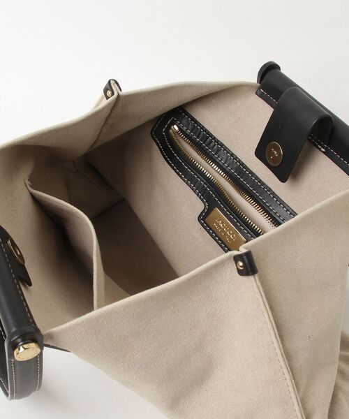 【人気美品】IACUCCI イアクッチ ベージュハンドバッグ ロゴボストンバッグ IACUCCI（イアクッチ） ハンドバッグ - ベージュ レディース