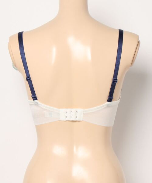 Triumph（トリンプ） ブラジャー 天使のブラ(R) 魔法のハリ感586