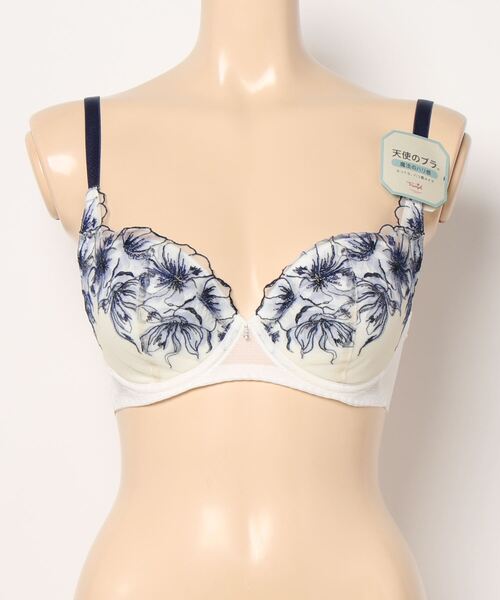 Triumph（トリンプ） ブラジャー 天使のブラ(R) 魔法のハリ感586