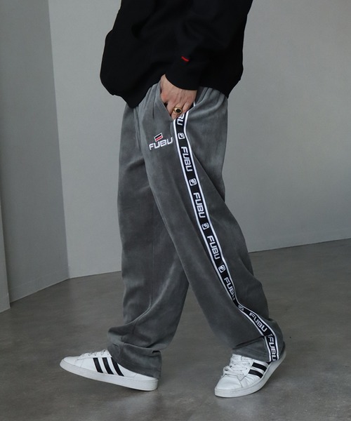新品⭐️FUBU ベロア風　ジャケット&パンツ　4T約110cm★kfu56 FUBU パンツ 「FUBU/フブ」VELOR PANTS/サイドライン ベロア