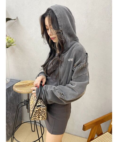 【新品 タグ付き】黒 クロップドパーカー【EVRIS】 EVRIS パーカー ダメージスウェットクロップドパーカー