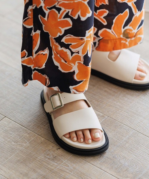 ✨美品✨✨MOHI✨ 厚底サンダル　可愛い　オフホワイト　37 MOHI（モヒ） フラットサンダル 37 オフホワイト レディース