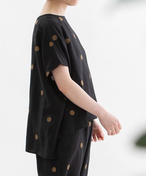 ノップドゥノッド（nop de nod）/リネンレーヨンpolka刺繍ノーカラートップス nop de nod（ノップドゥノッド） ブラウス シャツ リネンレーヨンpolka