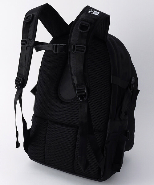 デイバック リュック NEW ERA/ニューエラ 限定展開 キャリアパック 35L ブラック メンズ レディースの画像