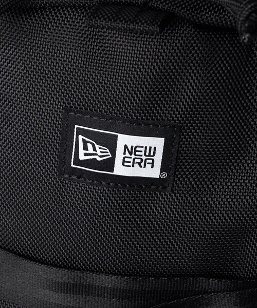 デイバック リュック NEW ERA/ニューエラ 限定展開 キャリアパック 35L ブラック メンズ レディースの画像